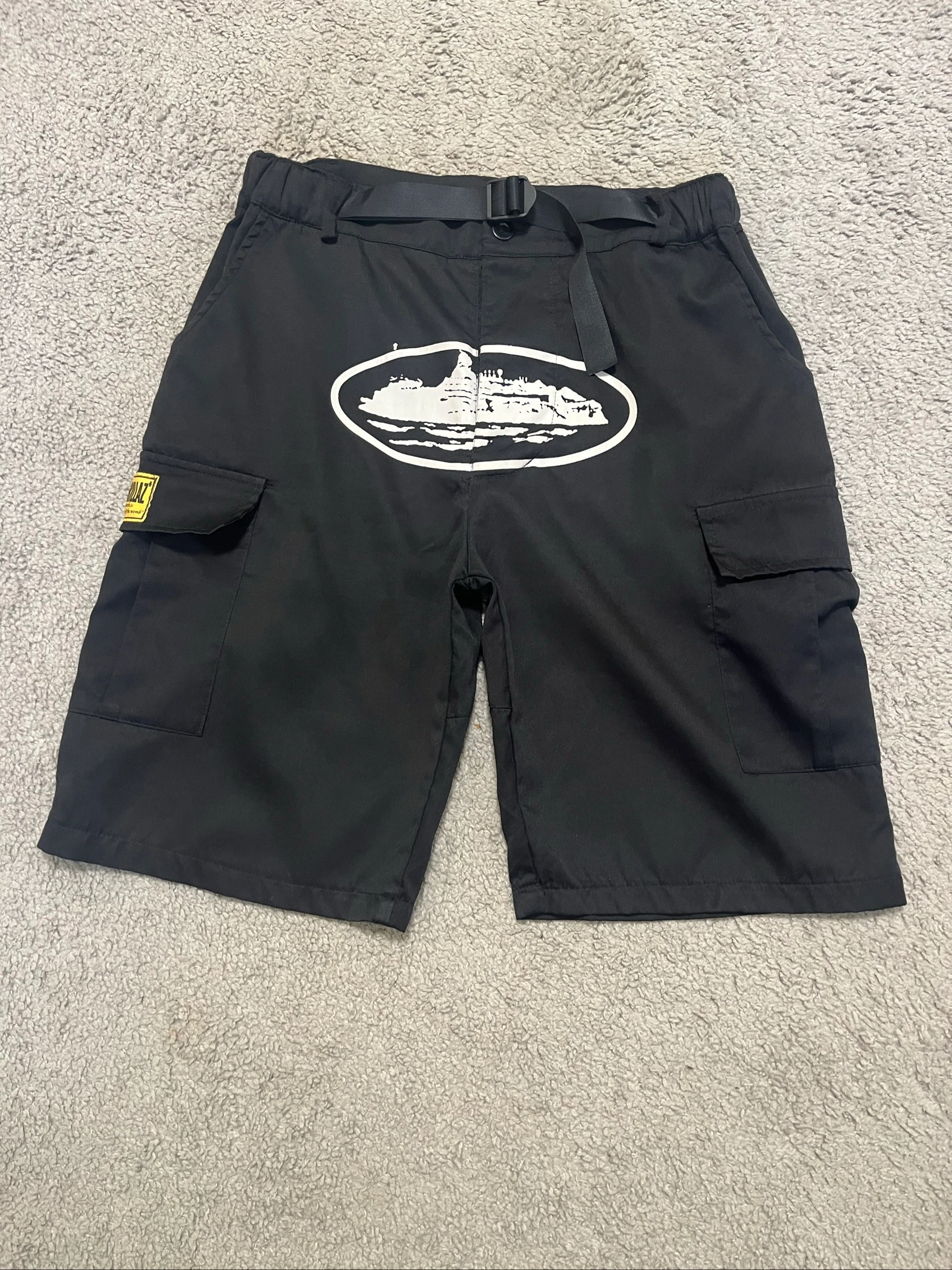 Pantalones corteiz